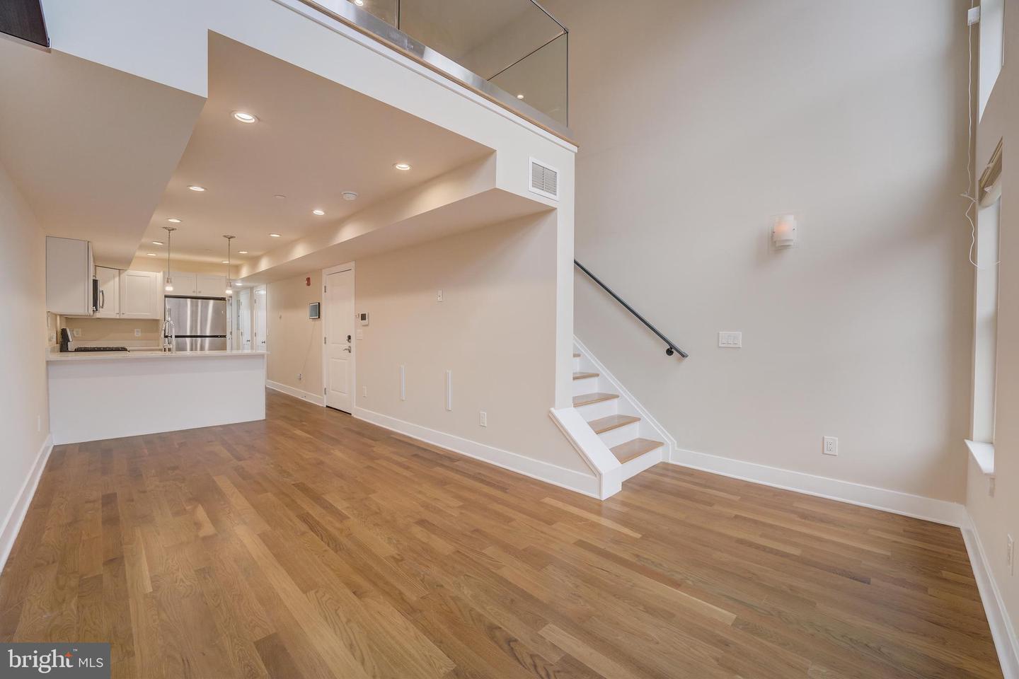 Building Photo - 1821 Carpenter St