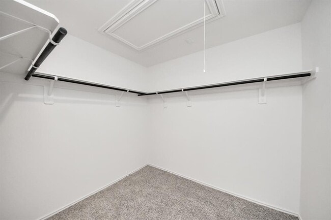 Building Photo - 5038 Balcolm Dr