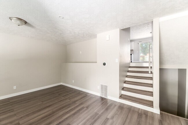 Building Photo - North Provo Duplex