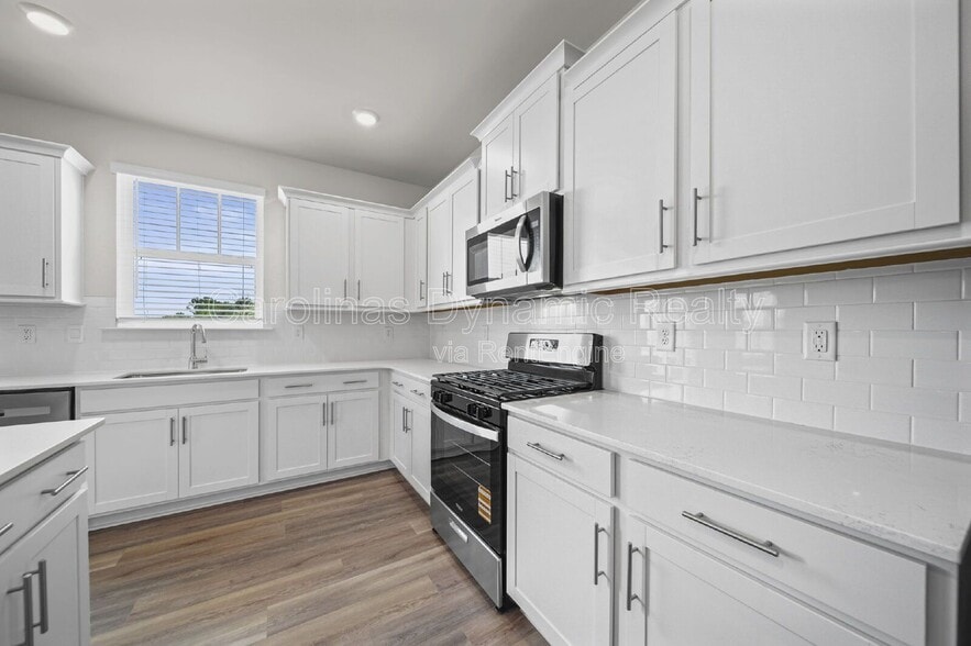 Building Photo - 500 Blackpool Ct