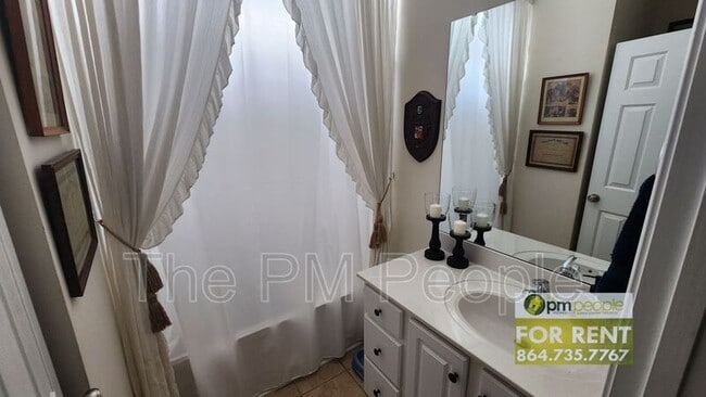 Building Photo - 120 Pin Oak Ct