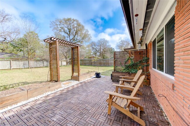 Building Photo - 6026 Clarewood Dr