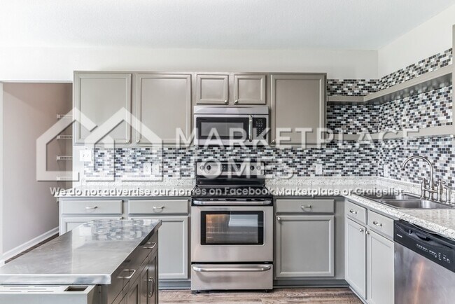 Building Photo - 29946 Glenrose Way