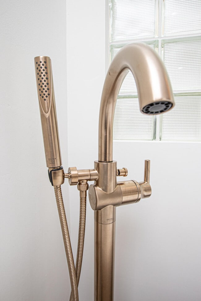 Building Photo - 10881 La Salinas Cir