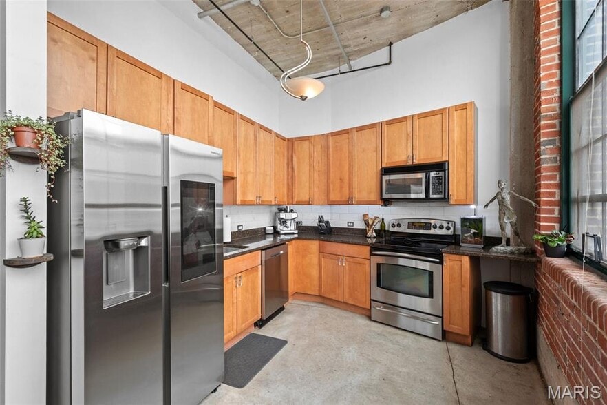 Building Photo - 2323 Locust St