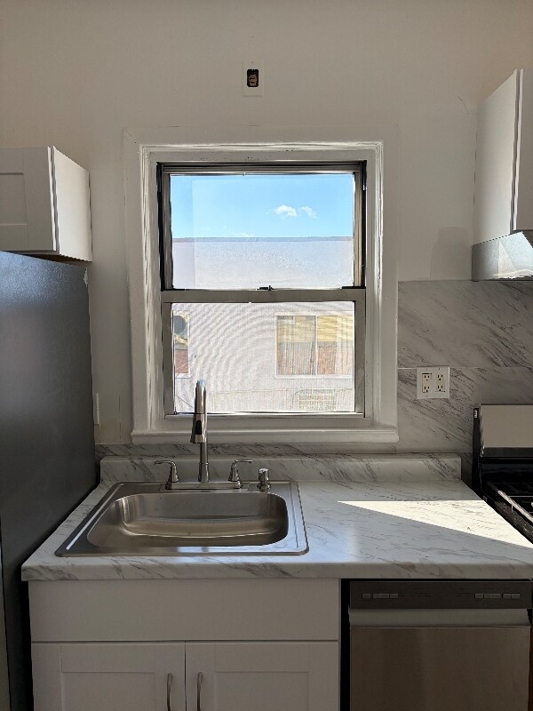 Building Photo - 21-75-2148 48th St