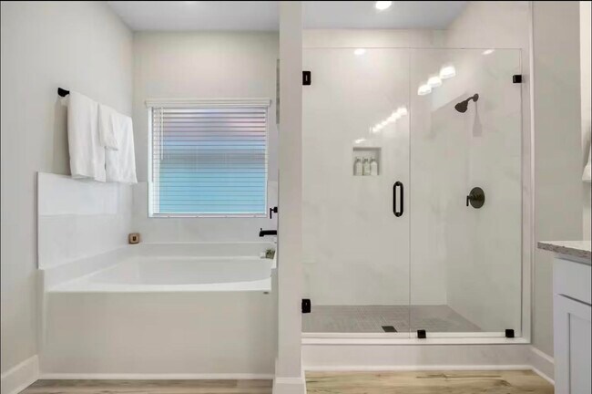 Building Photo - 2047 Hansel Hl Dr