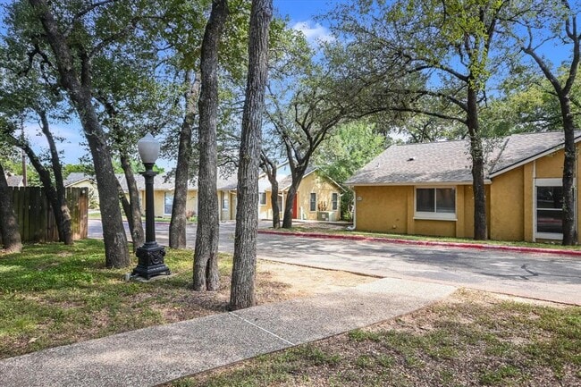 Building Photo - 4902 Duval Rd