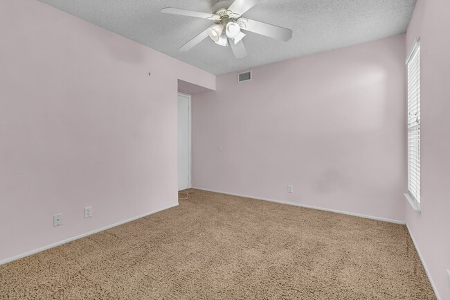 Building Photo - 403 Orange Blossom