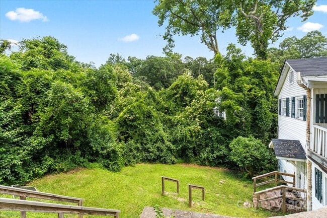 Building Photo - 904 Edgewood Cir