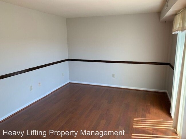 Building Photo - 3 br, 2.5 bath House - 6105 Spring Knoll Dr