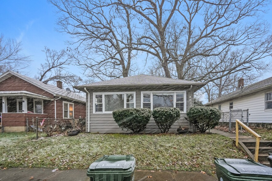 Building Photo - 1346 N Johnson St