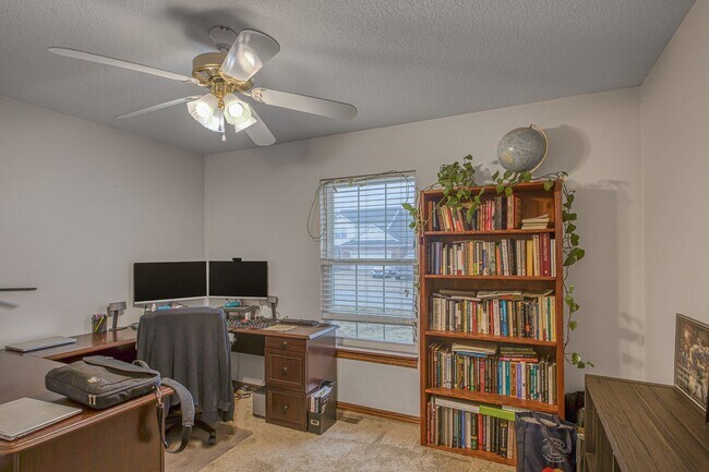 Building Photo - Highly desirable home in Briarbrook