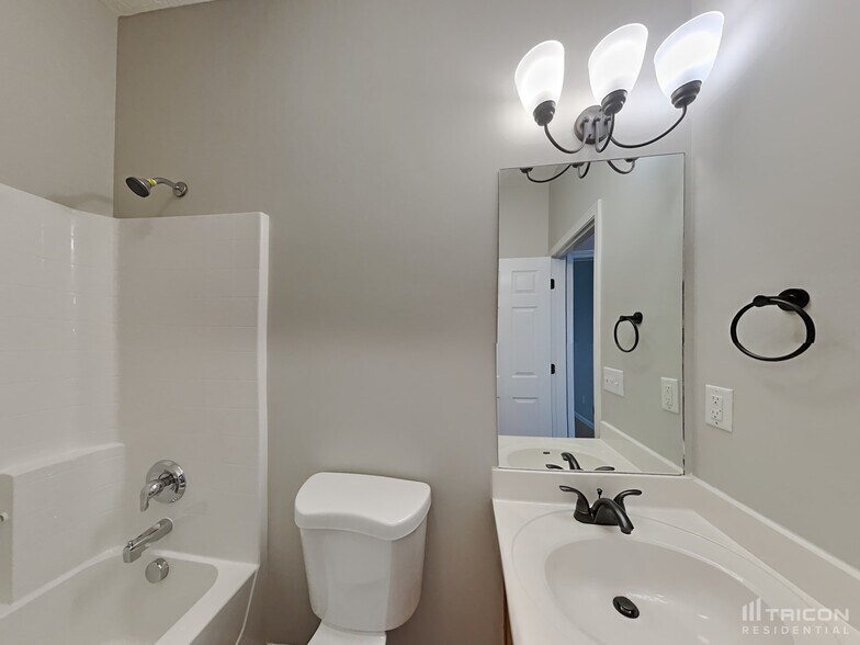 Building Photo - 174 Vintage Cir