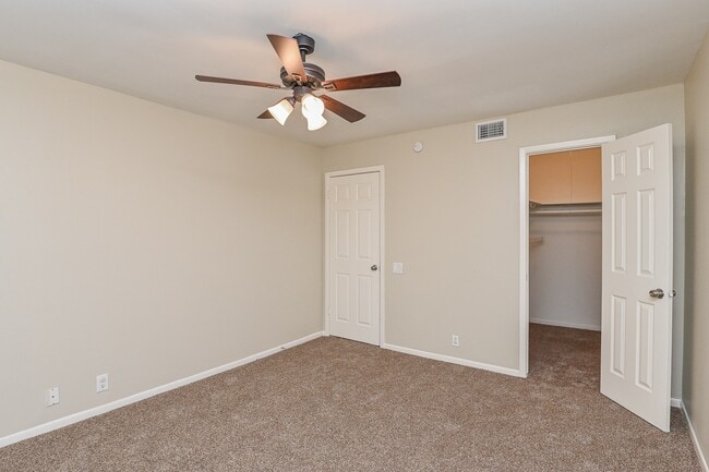 Building Photo - 1619 Prairie Mark Ln