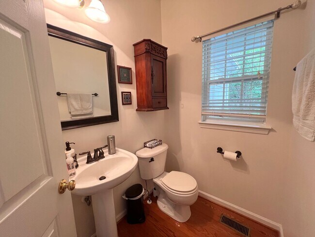 Building Photo - 5920 Nicolet Ct