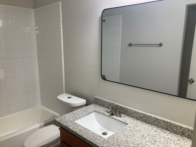 Building Photo - Beautifully Renovated 1-Story Near The Woo...