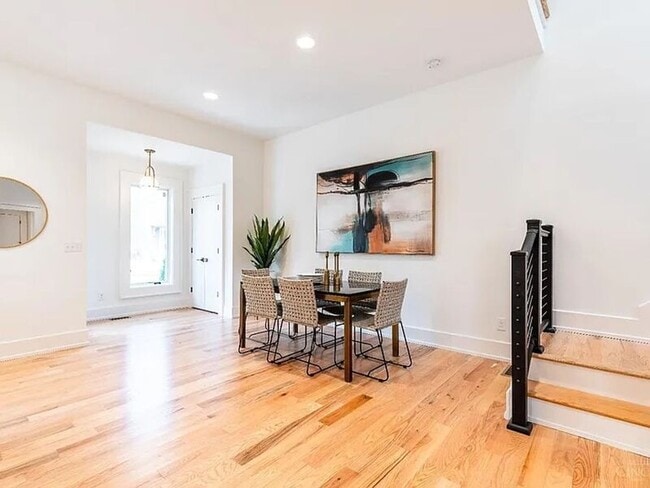 Building Photo - 1325 Knowlton St