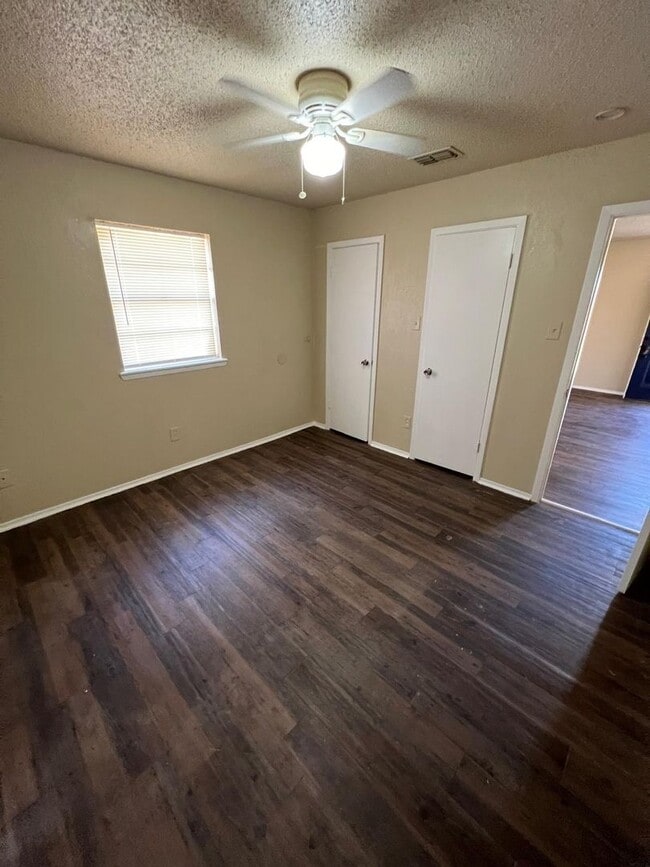 Building Photo - $0 First Month's Rent / $0 Deposit at Move-in