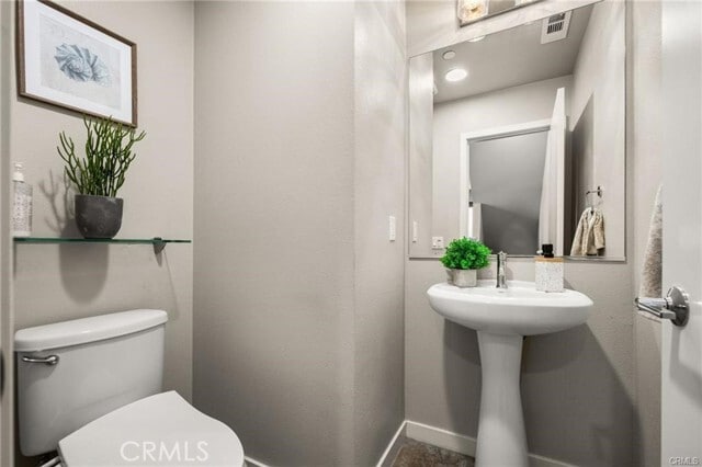 Building Photo - 817 S Anaheim Blvd