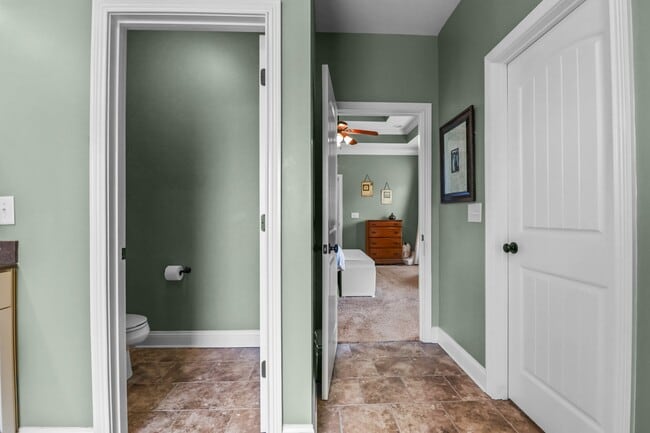 Building Photo - 951 Willow Circle