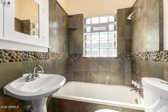 Building Photo - 2034 N Mitchell St