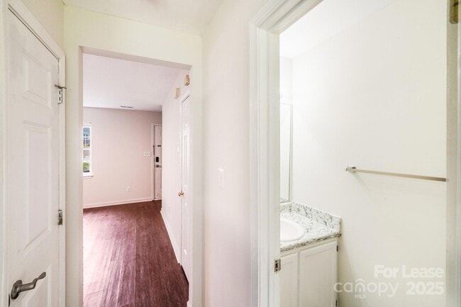 Building Photo - 3425 Anson St