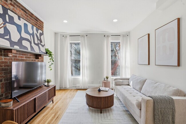 Building Photo - 1569 Lexington Ave