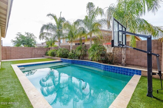 Building Photo - 1544 E Hummingbird Way