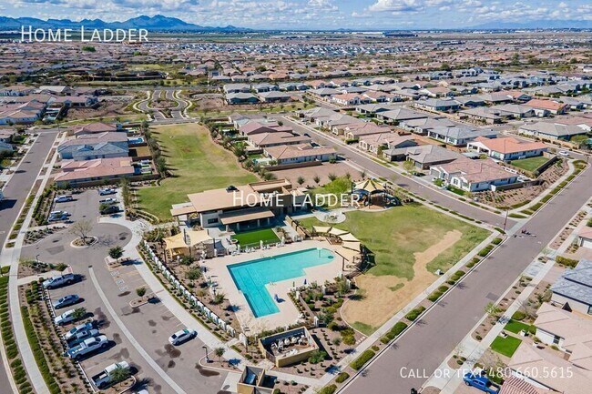 Building Photo - 9504 E Theia Dr