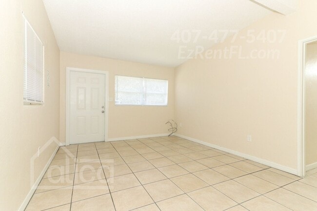 Building Photo - 4 Bed 1 Bath with Carport - Completely Rem...