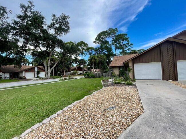 Building Photo - 827 Long Meadow Ct