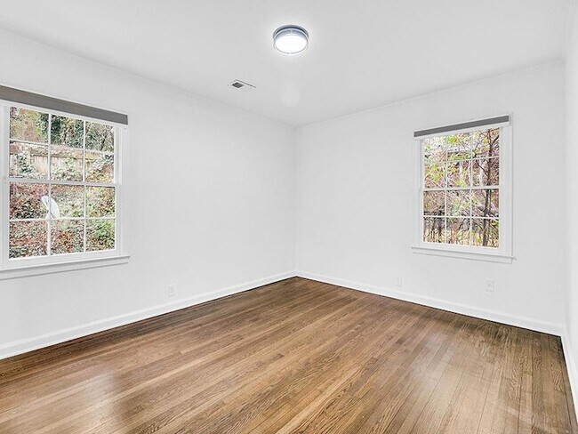 Building Photo - 1253 Dunwoody Ln NE