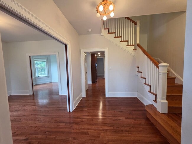 Building Photo - 1306 Officers Row