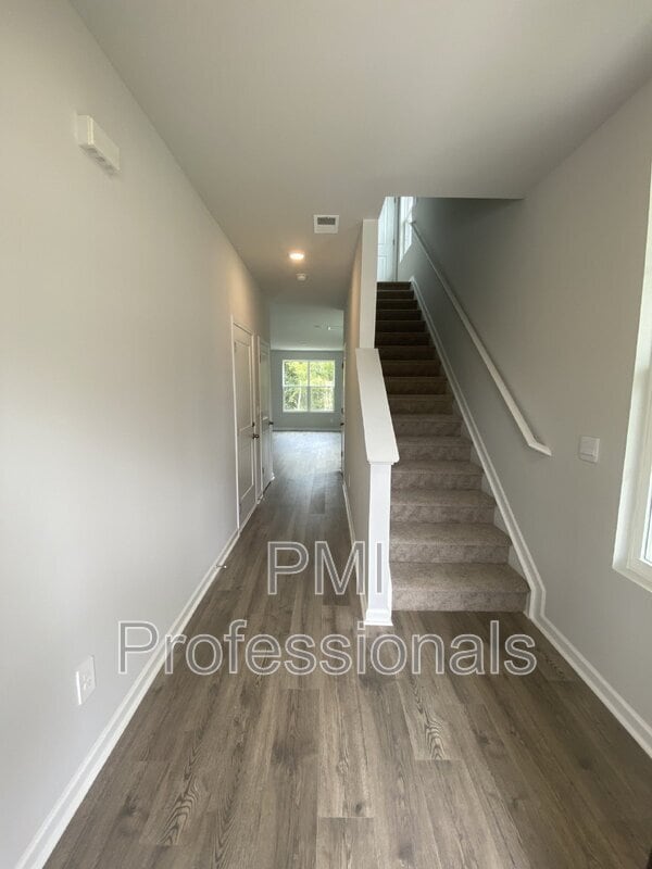 Building Photo - 4140 Feetham Dr