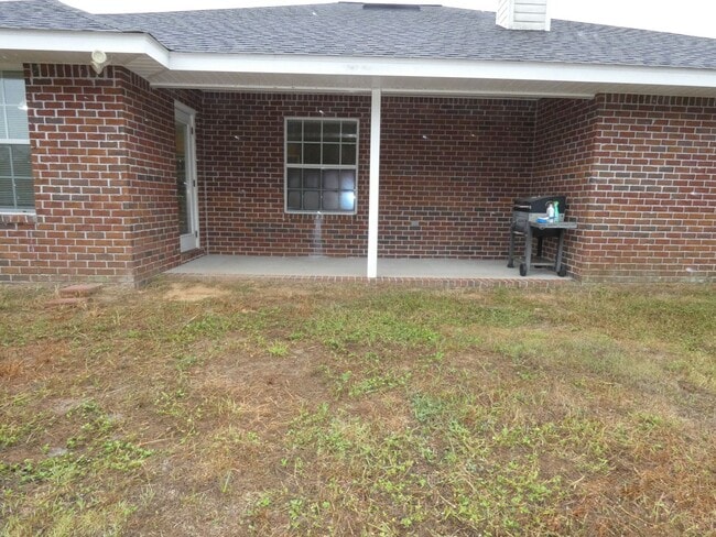Building Photo - Beautiful Custom Home - Large Lot