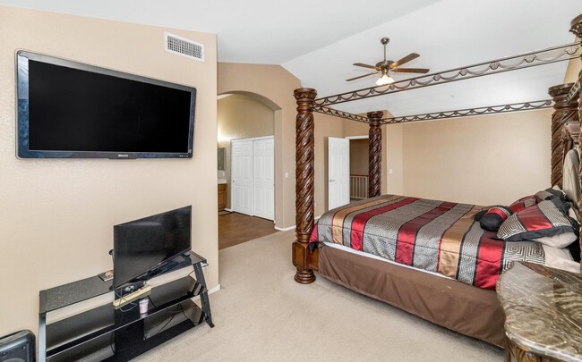 Building Photo - 11155 E Laurel Ln