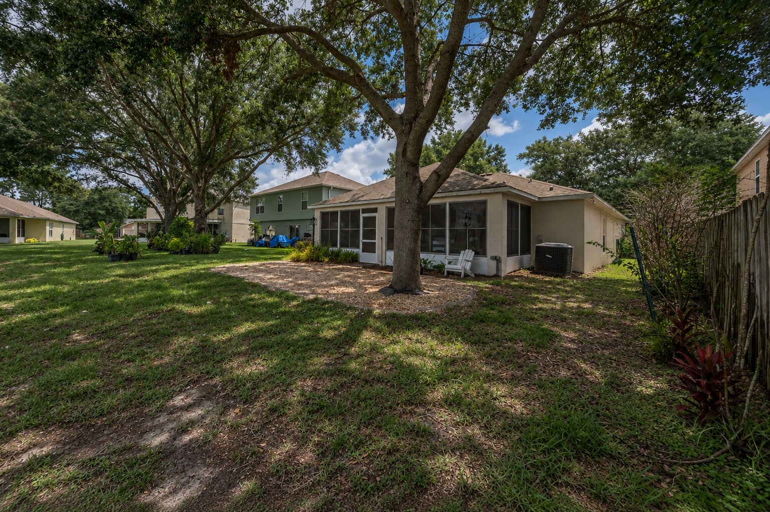 Building Photo - 537 Mason Dr