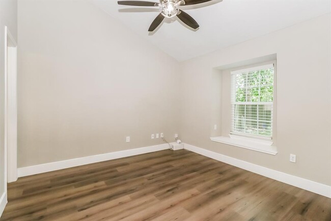 Building Photo - 6323 Avery Island Ave