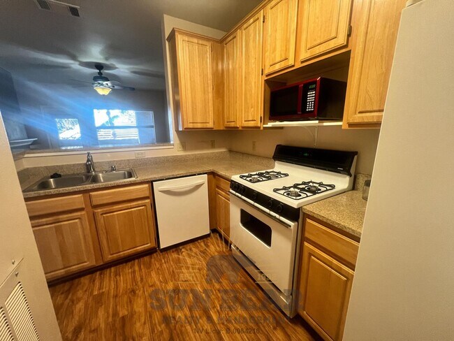 Building Photo - 2 Bedroom at the Reosrt at Tanamera - Reno! - Garage, Pool, Pet Friendly!