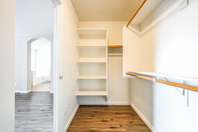 Building Photo - 1465 E Mia Ln