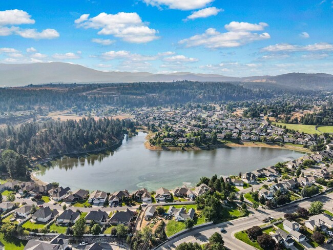 Building Photo - Dream Home At Shelley Lake
