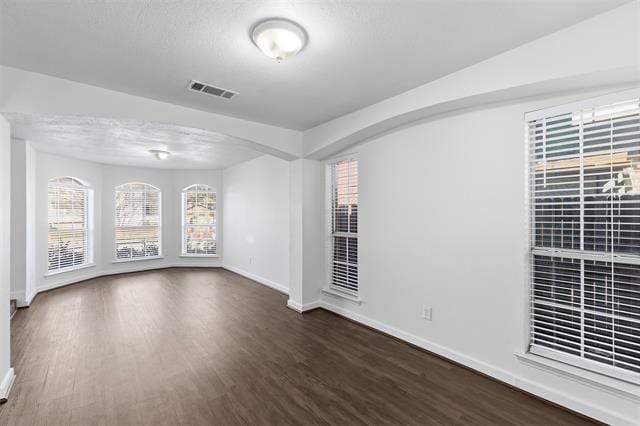 Building Photo - 1124 Breezewood Dr