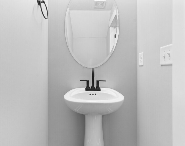 Building Photo - 306 Jonathan Wade Cir