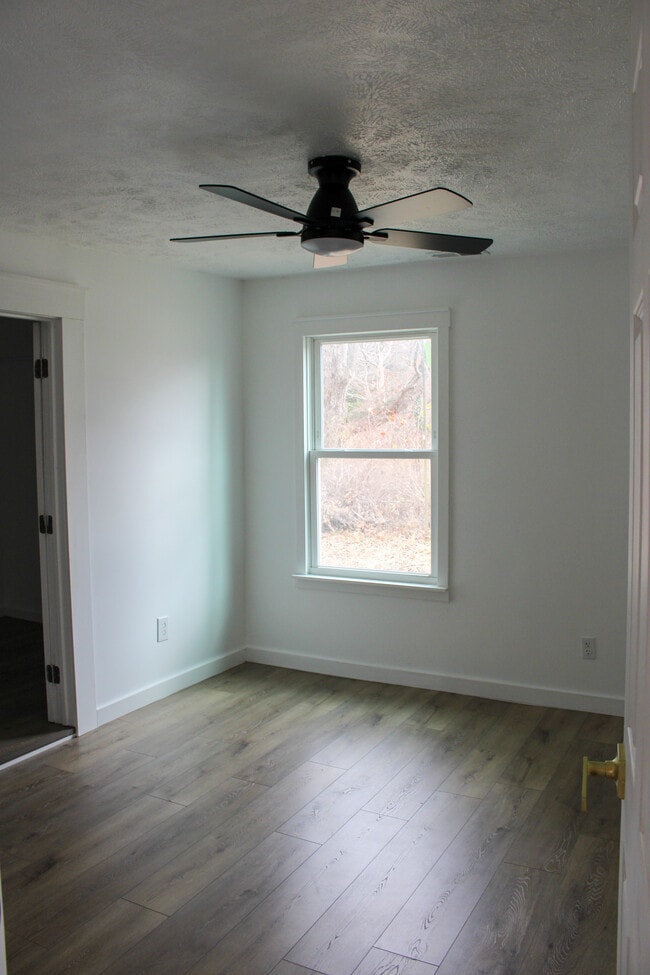 Building Photo - 842 Lloyd Ave