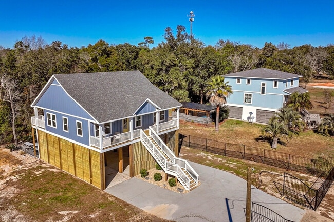 Building Photo - 135 Brady Dr