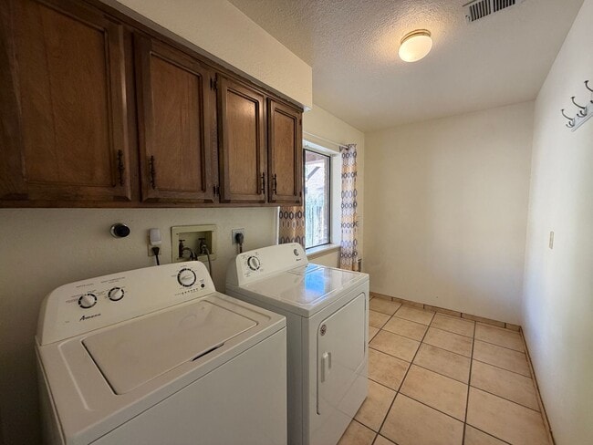Building Photo - 9937 Clearwater St NW