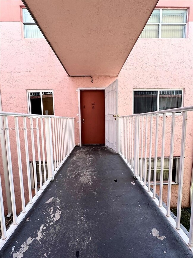 Building Photo - 19729 SW 114th Ave