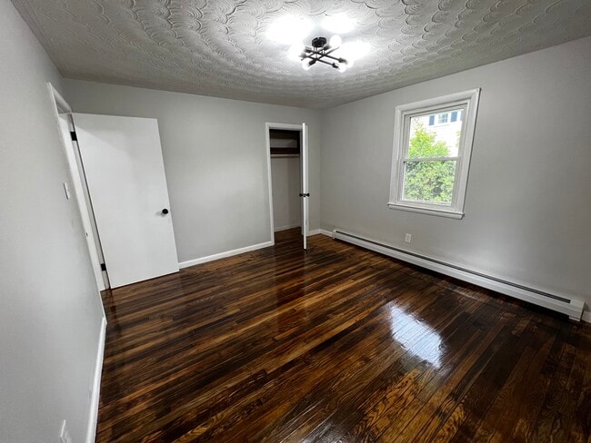 Building Photo - 388 Burncoat St