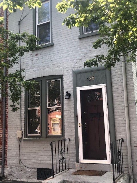 Building Photo - Classic 2 bedroom borough home MONTH TO MONTH LEASE ONLY!